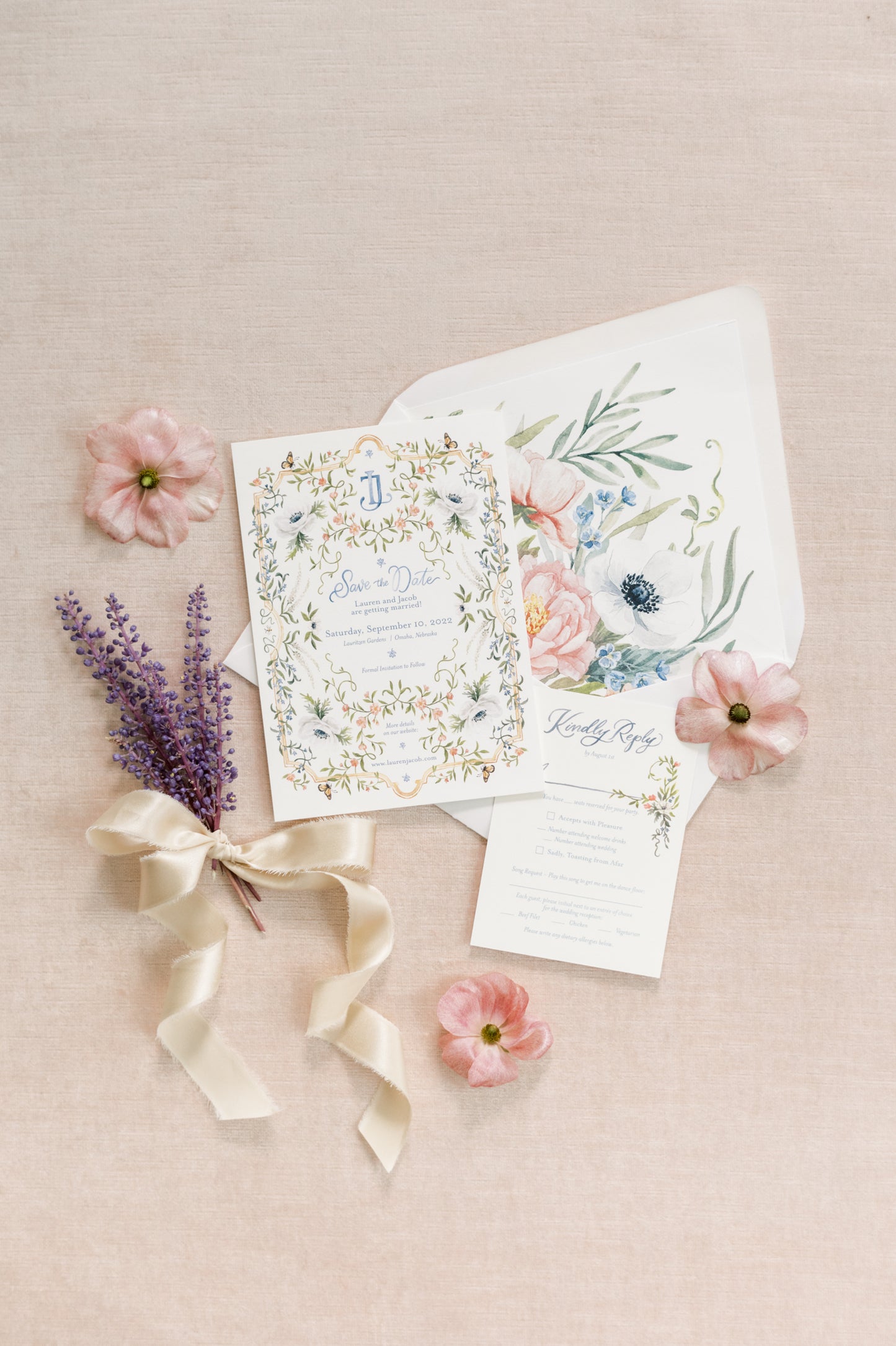 20" x 30" Lux Velvet Rollable Styling Mat