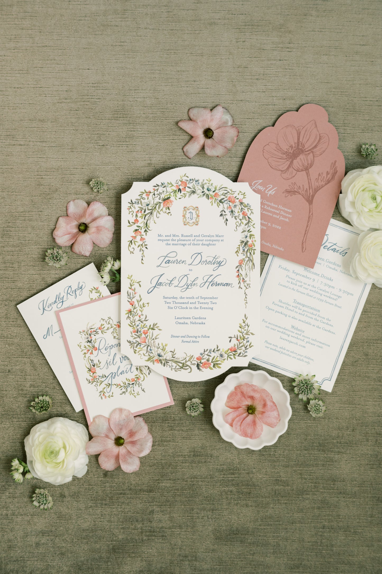 20" x 30" Lux Velvet Rollable Styling Mat