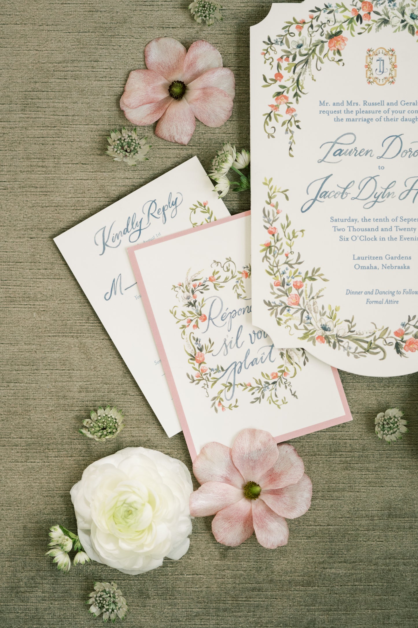 20" x 30" Lux Velvet Rollable Styling Mat